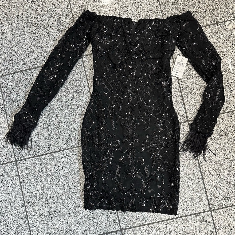 NWT Windsor Black Off-Shoulder Long Sleeve Bodycon Dress
